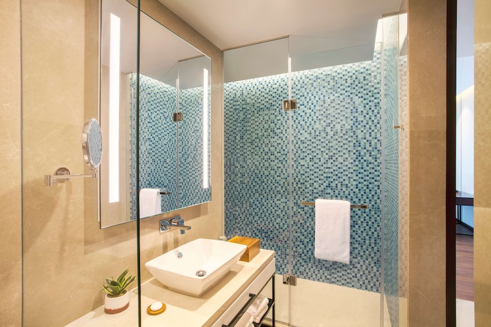 Regency, Suite - Photo 8