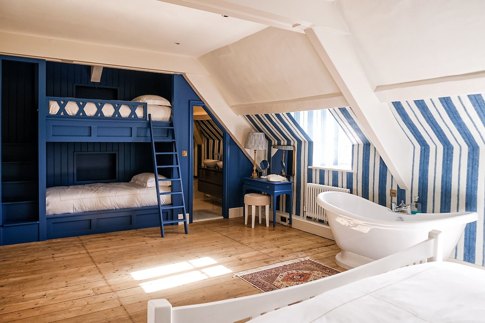 Luxury Quadruple Room photo 3