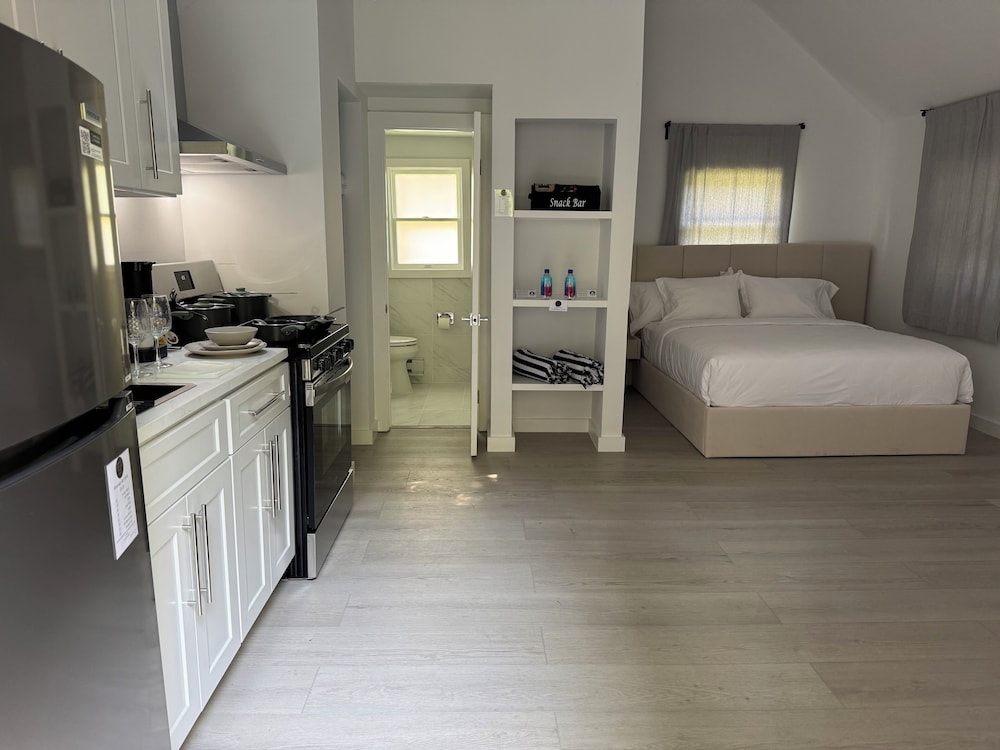 Luxury Cabin, 1 Queen Bed, Garden Area photo 3