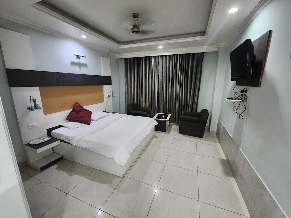 Deluxe Room - Photo 1