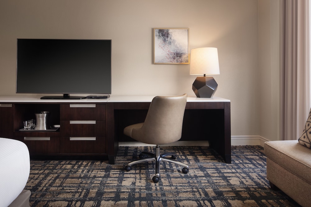 Queen Room with Two Queen Beds - Mobility Access