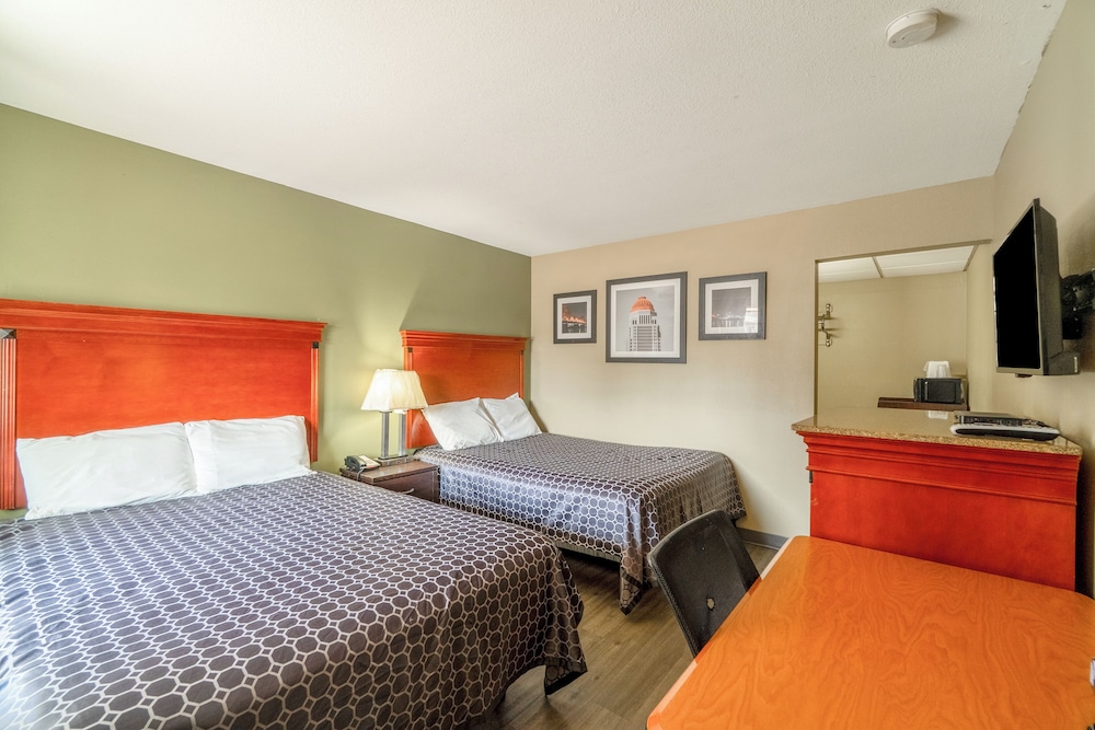 Room, 2 Queen Beds, Smoking photo 2
