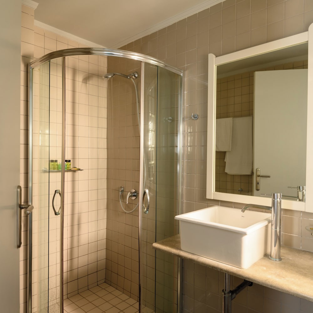 Standard Room - Photo 8