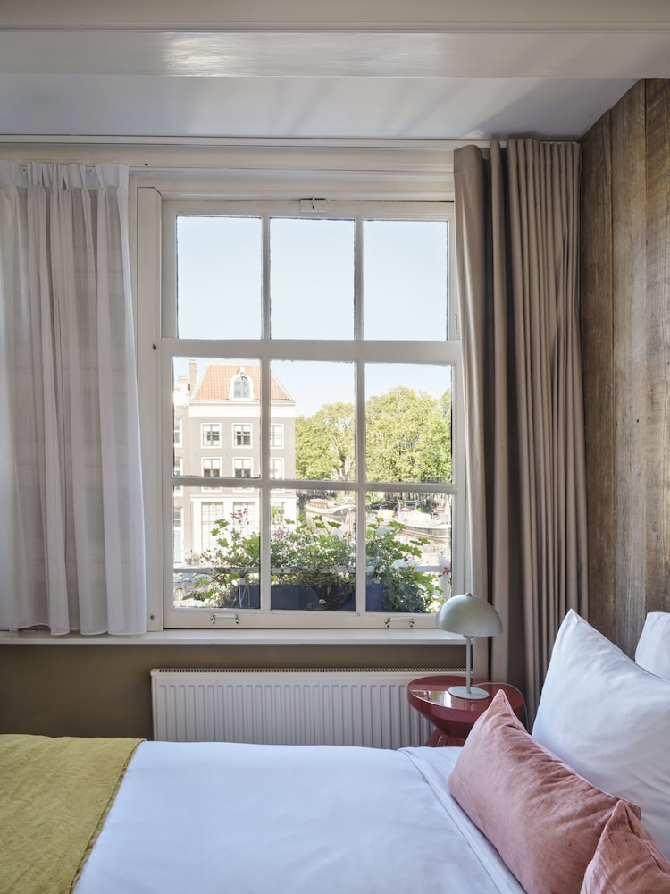Small room with Canal View photo 3