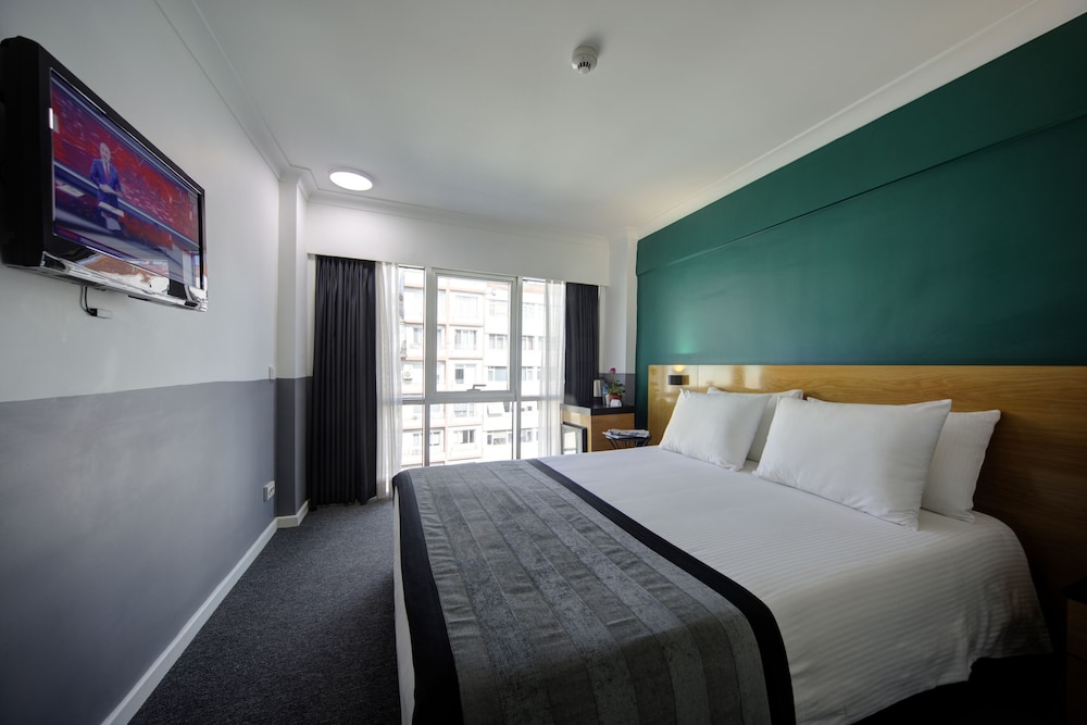 Economy Double Room, 1 Queen Bed, No Windows, Ground Floor photo 2
