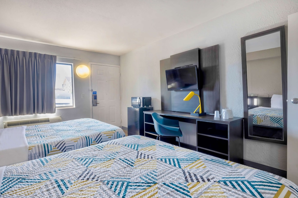 Deluxe Room, 2 Double Beds, Non Smoking, Refrigerator & Microwave