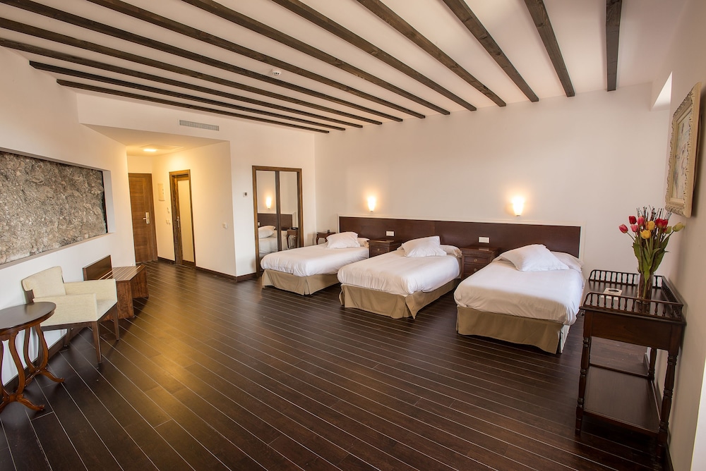 Triple Room photo 2