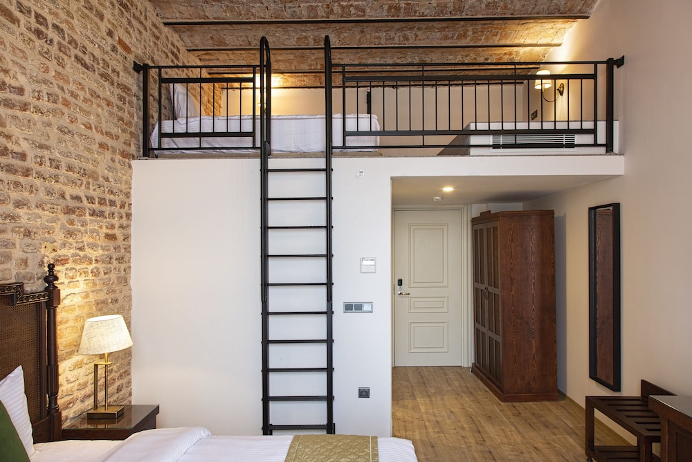 Loft Family Room photo 3