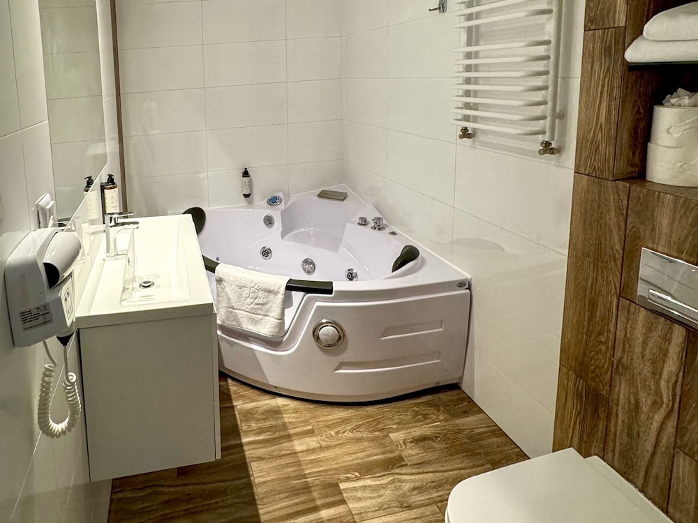 Deluxe Twin Room photo 3