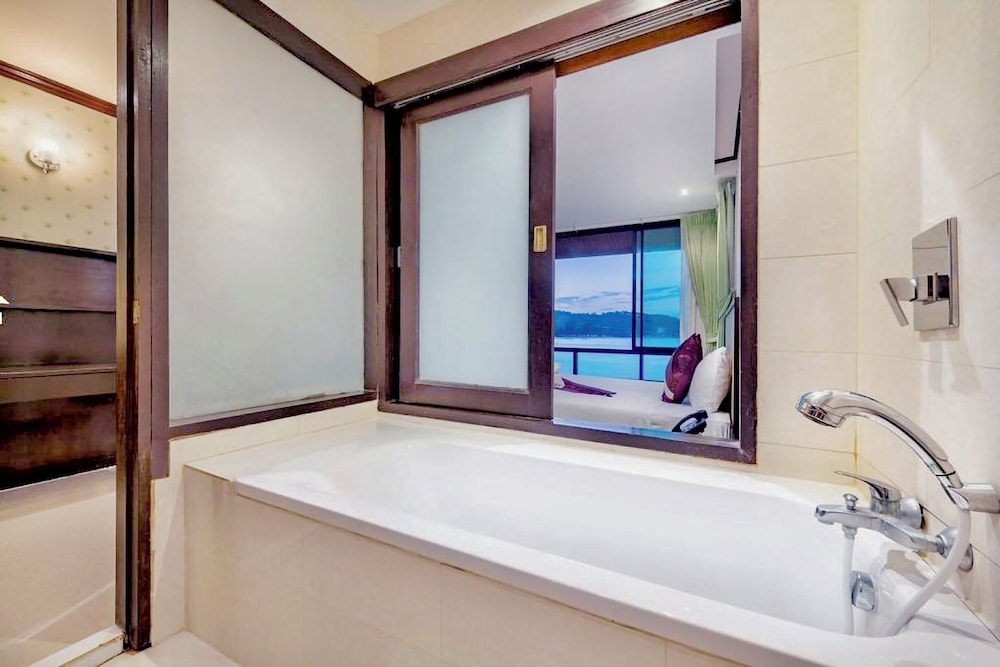 Superior Suite, Balcony, Sea View - Photo 5