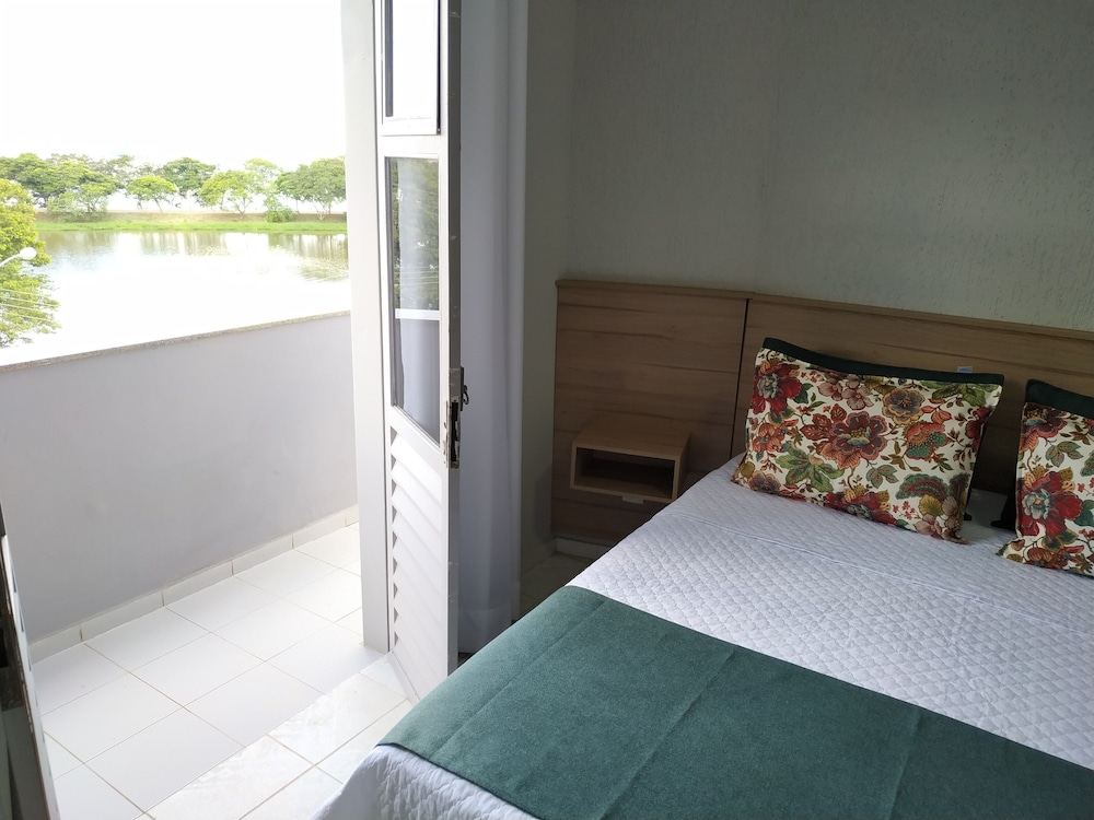 Suite - Photo 3
