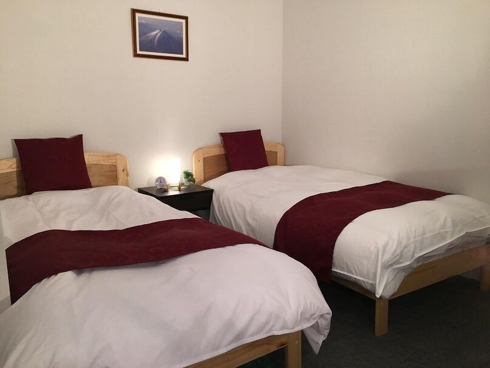 Western Style Twin Room with All-You-Can-Eat Crab Dinner