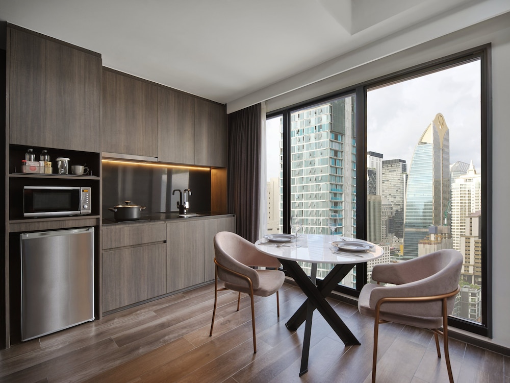 Suite, 1 Bedroom thumbnail 5