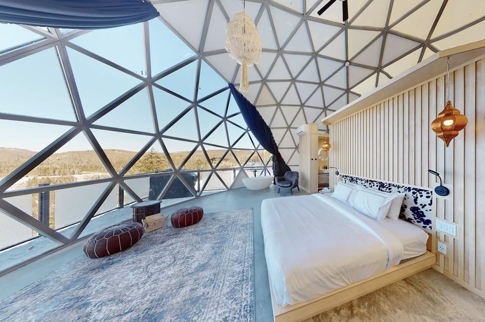 Chalet (Glass Dome) photo 1