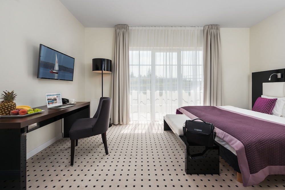 Deluxe Double Room, Balcony, Lake View photo 1