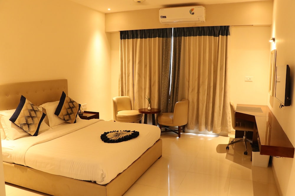 Deluxe Room - Photo 10