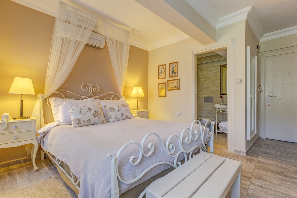 Economy Double Room, 1 Queen Bed, Non Smoking photo 3