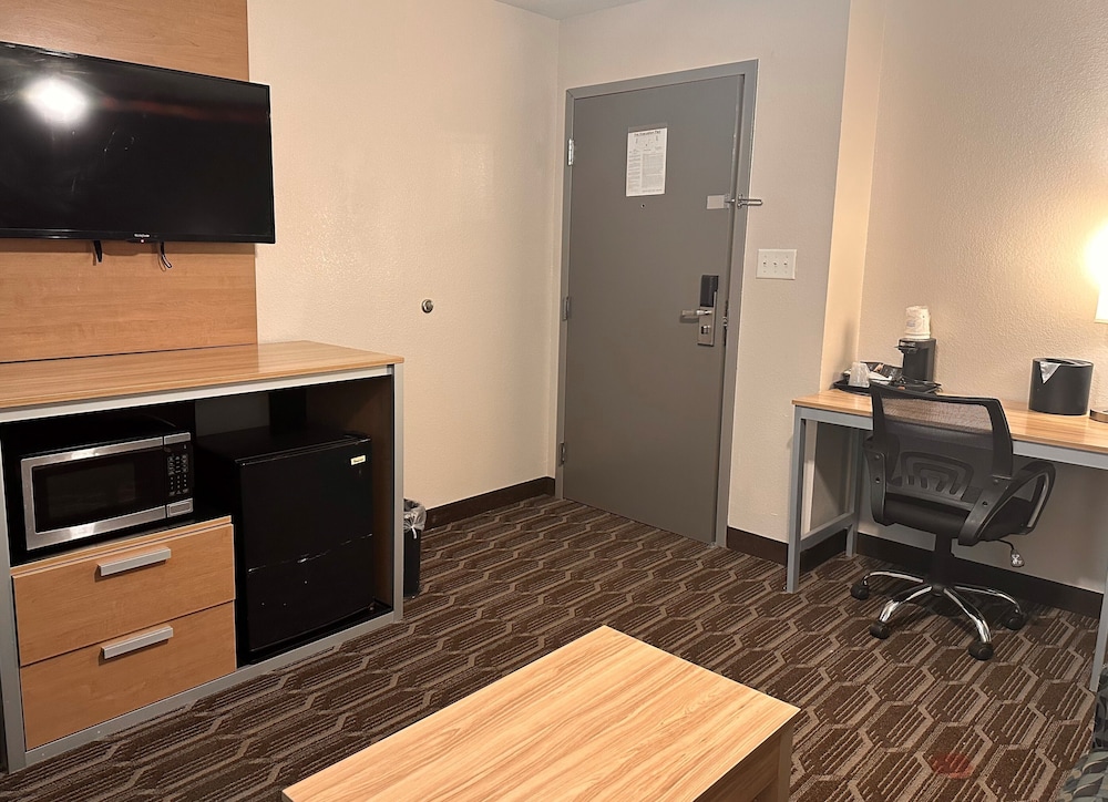 Suite, 1 Bedroom, Non Smoking (1 KINGBED) - Photo 3