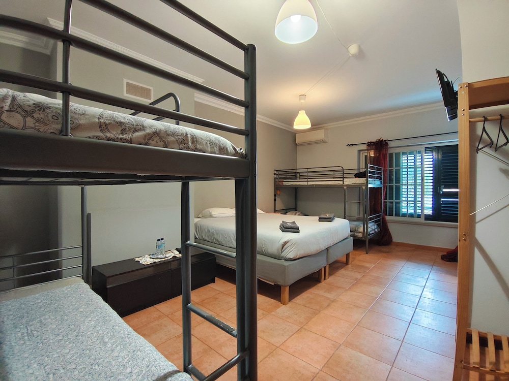 Family Quadruple Room photo 1
