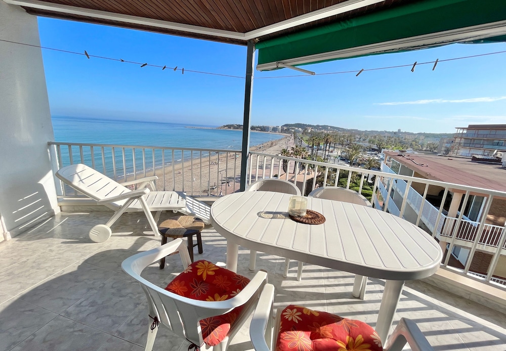 Deluxe Apartment, 3 Bedrooms, Sea View (4 pax) photo 2