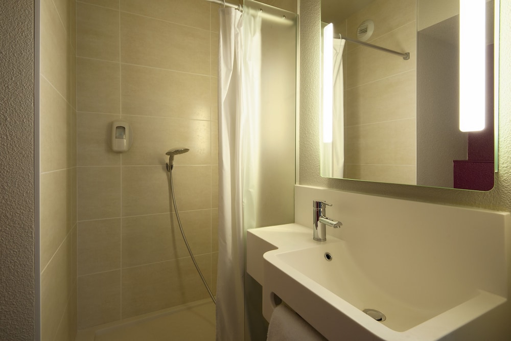 Twin Room, Non Smoking photo 3