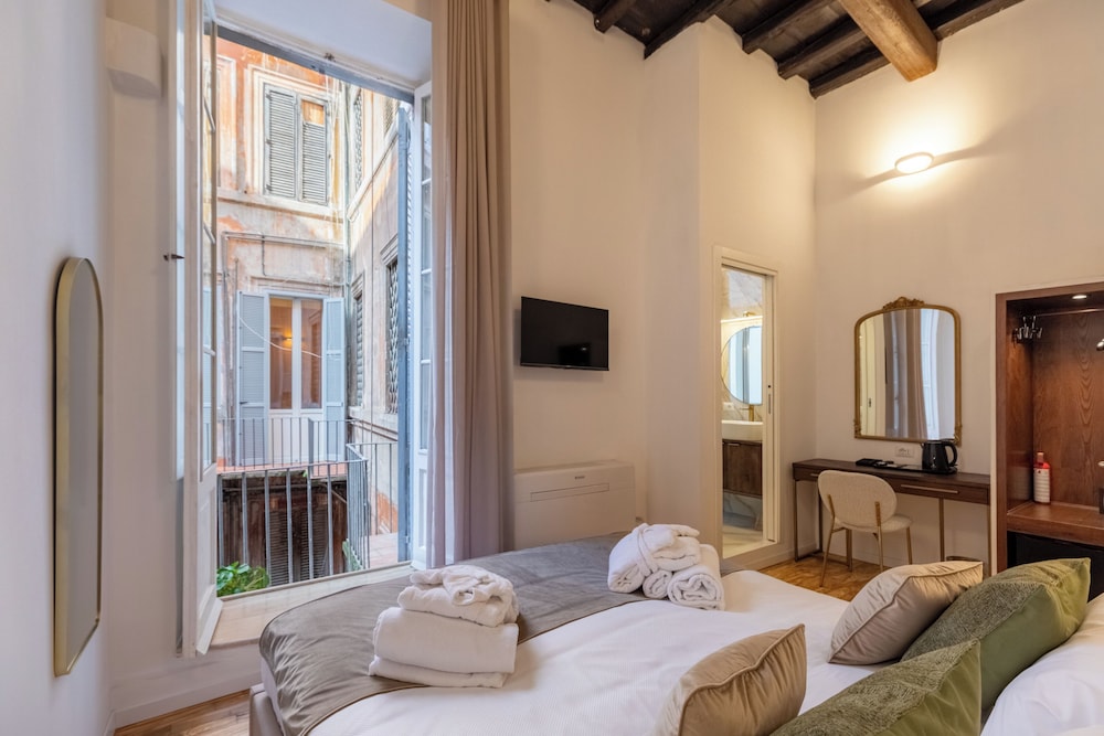 Superior Double Room, 1 King Bed, Balcony