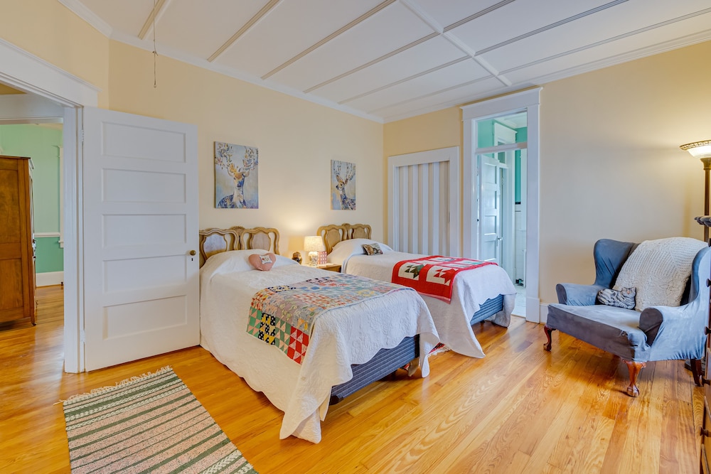 House (2 Bedrooms) photo 2