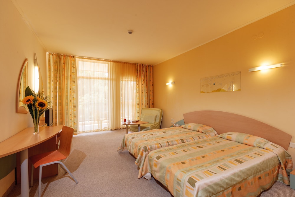 Family Room, 1 Bedroom, Balcony
