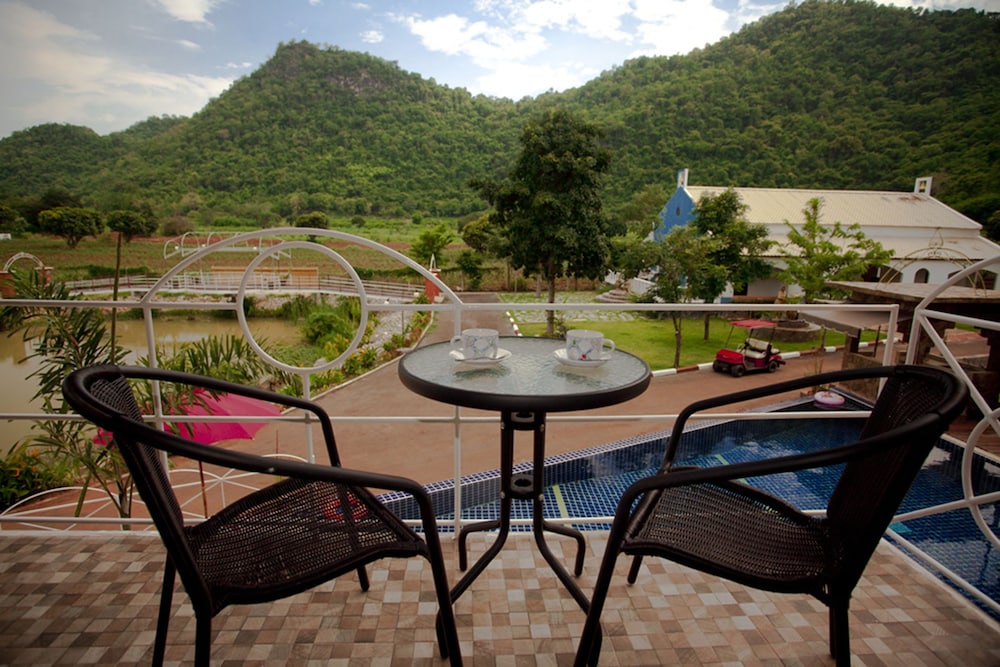 Pool View Room 4 pax photo 3