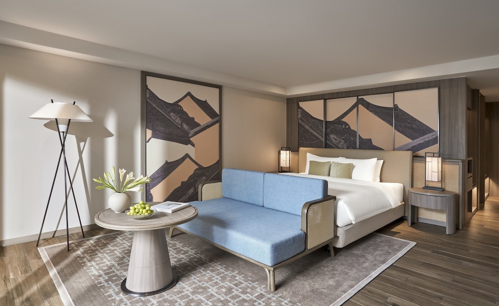 Premium Room, 1 King Bed, River View - Photo 3