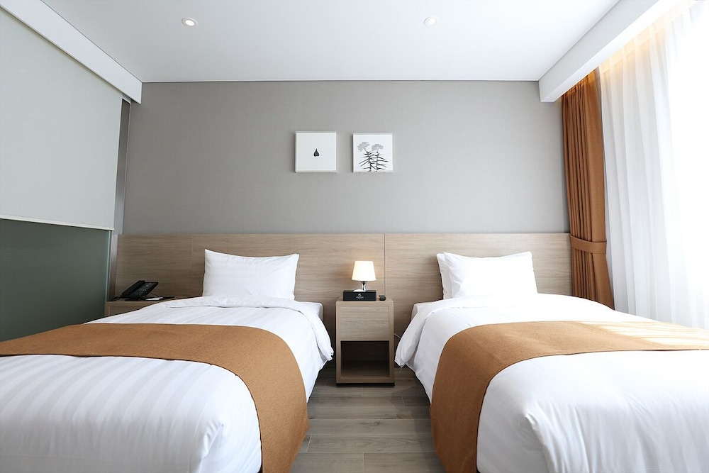 Standard Twin Room photo 2