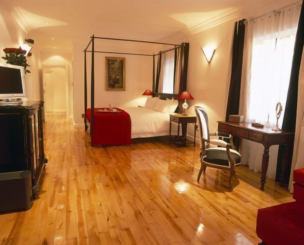 Suite (Victorian)