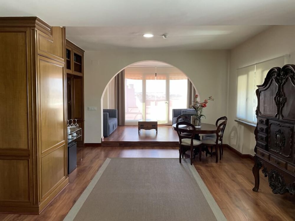 Royal Suite - Photo 11