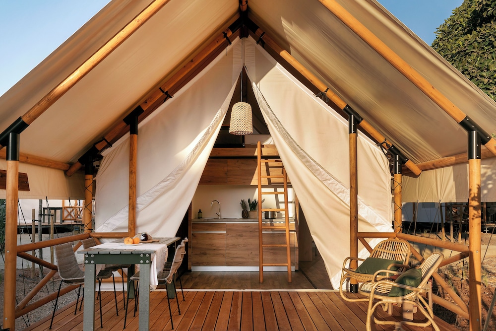 Comfort Cabin