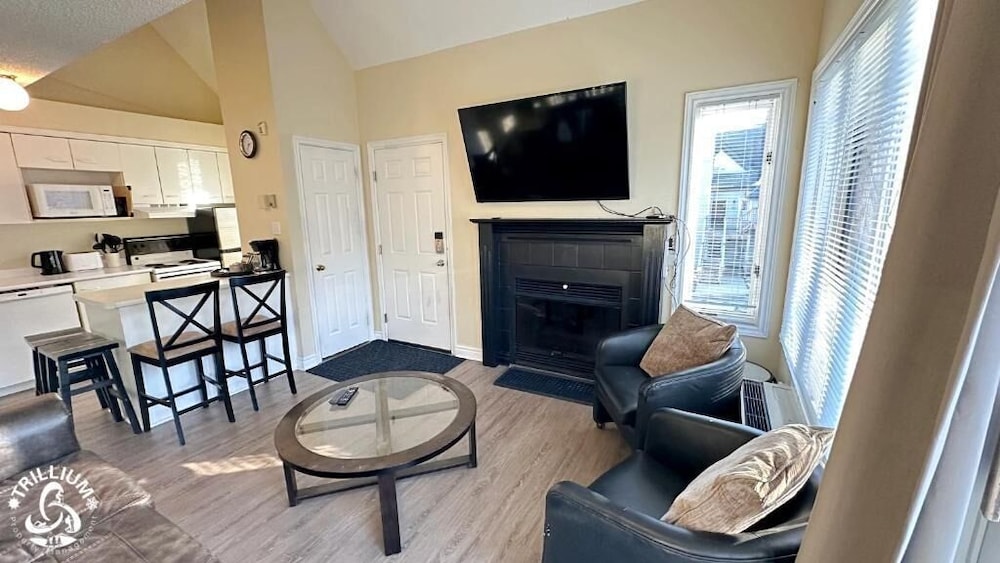 Standard Condo, 2 Bedrooms, Mountain View, Mountainside photo 1
