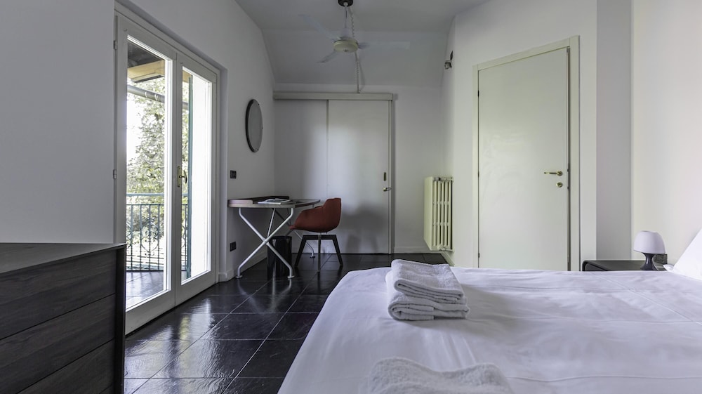 Villa photo 2