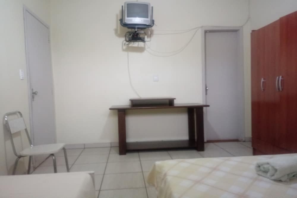 Triple Room, Multiple Beds photo 3