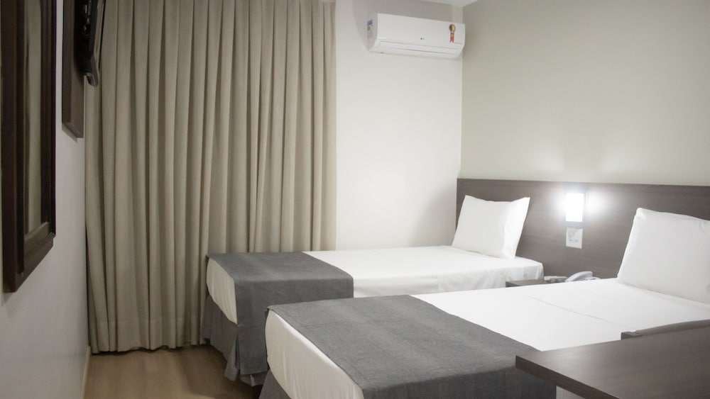 Twin Room - Photo 6