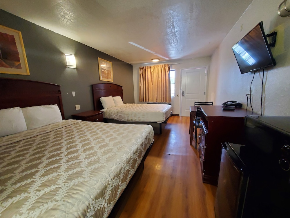 Room, 2 Queen Beds, Non Smoking photo 2