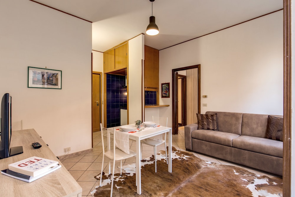 Apartment, 1 Bedroom (V.Appia Nuova 37 with washing machine) photo 1
