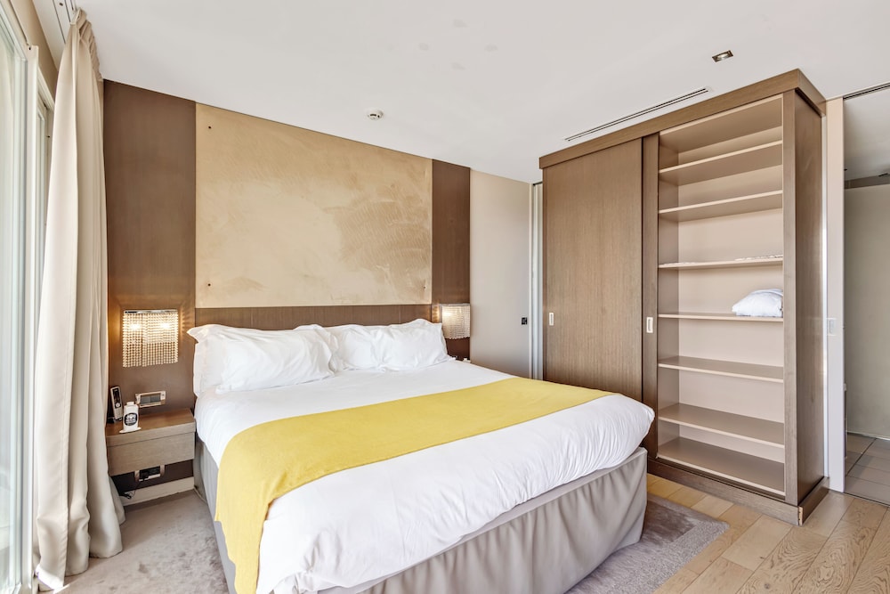 Executive Suite, 1 King Bed with Sofa bed, Golf View photo 2