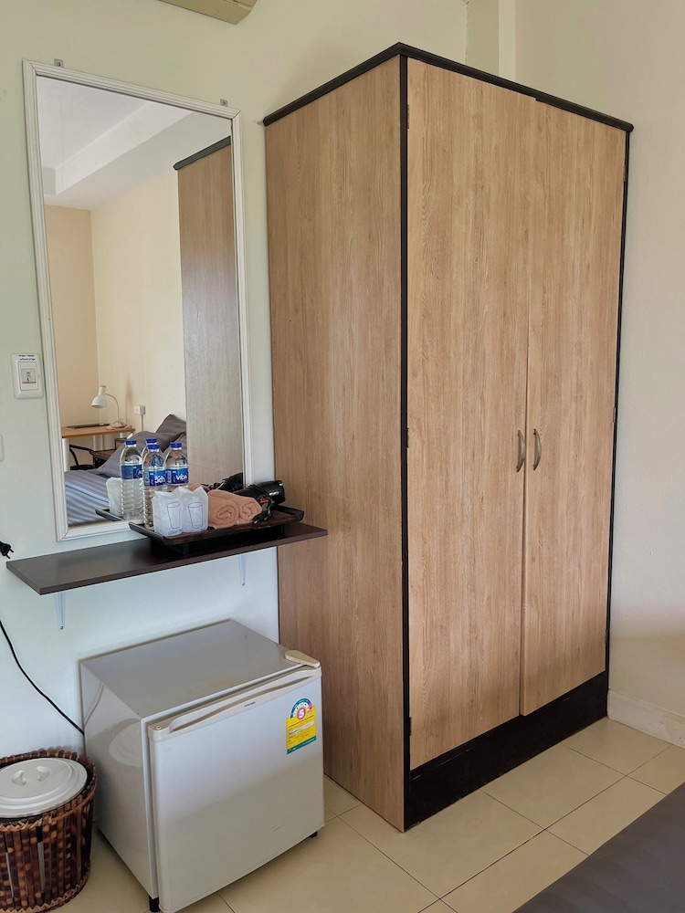 Deluxe Twin Room - Photo 9