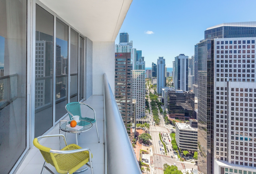 Boutique Apart, 1 King & Sofa Bed, Sauna, River/City Views, Balcony3906 thumbnail 5