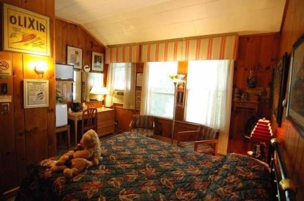 Standard Room, 1 Queen Bed photo 1