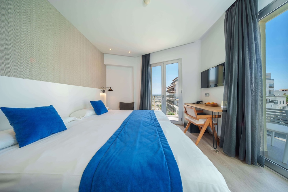 Superior Double Room, Balcony - Photo 5