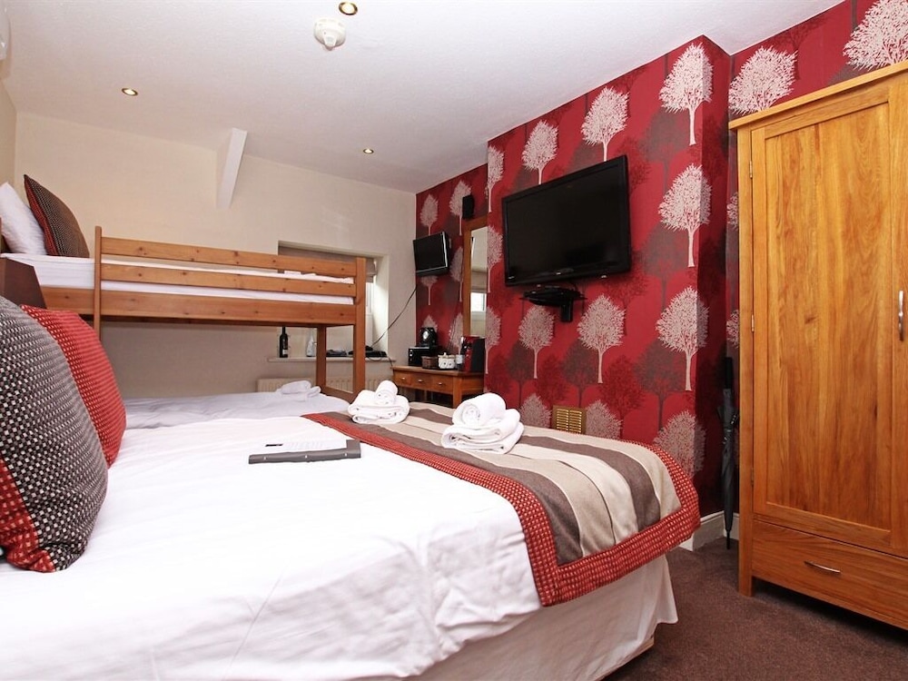 Suite, Ensuite ( Double Bed & Bunk Bed) photo 1
