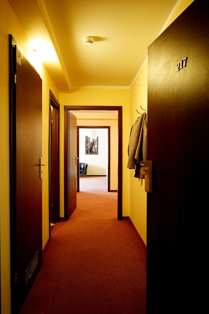 Family Apartment photo 2