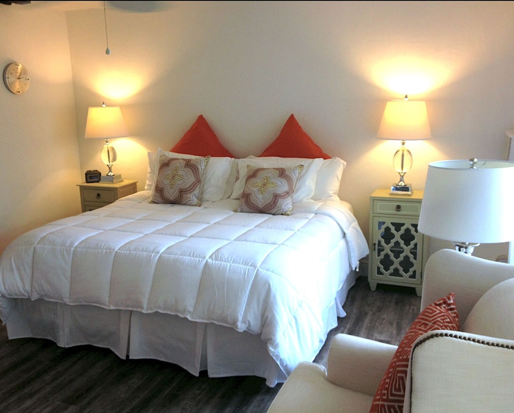 Deluxe Studio Suite, Partial Ocean View, Sea Facing