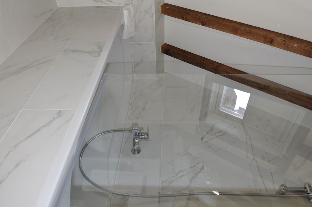 Basic Double Room - Photo 14