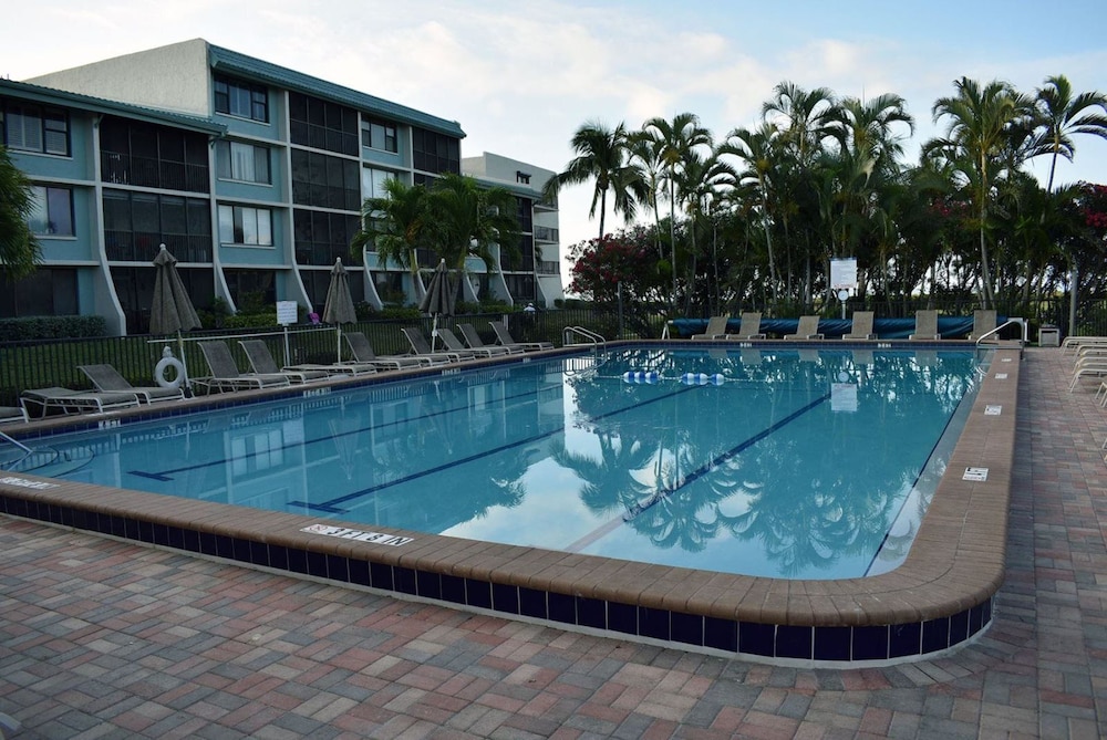 Condo (Loggerhead Cay 562) photo 2